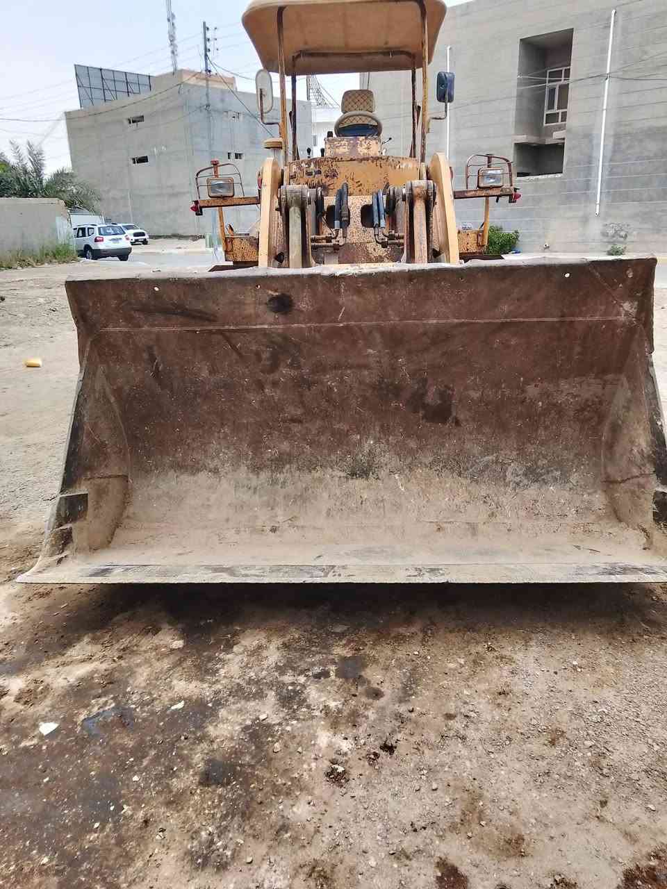 شفل عادي محرك بي موديل 79 رقم بغداد اصفر مكان الشفل رمادي الاتصال ***********
