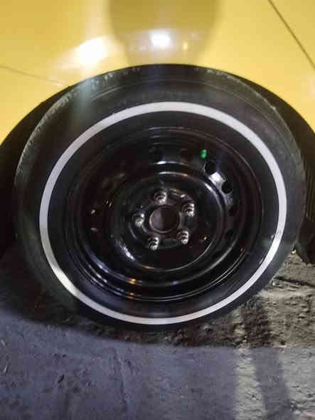 سلام عليكم تخم تاير خط ابيض للمراوس بتاير اسود تايرات انضاف الاتصال ***********
