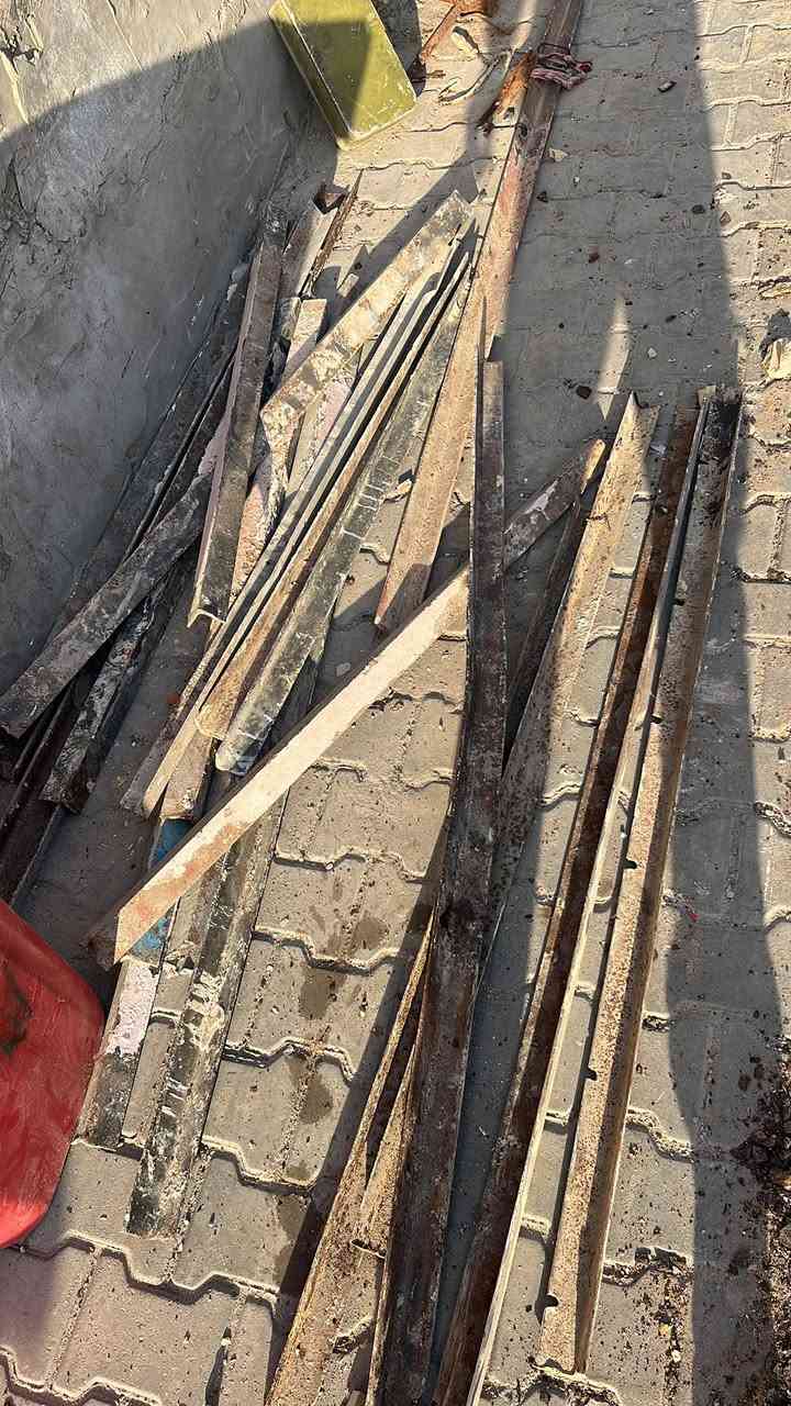 شيلمان تفليش للبيع طول 4 ونص المتر ب8
زوايه طول متر وربع للبيع الزوج ب8
***********
