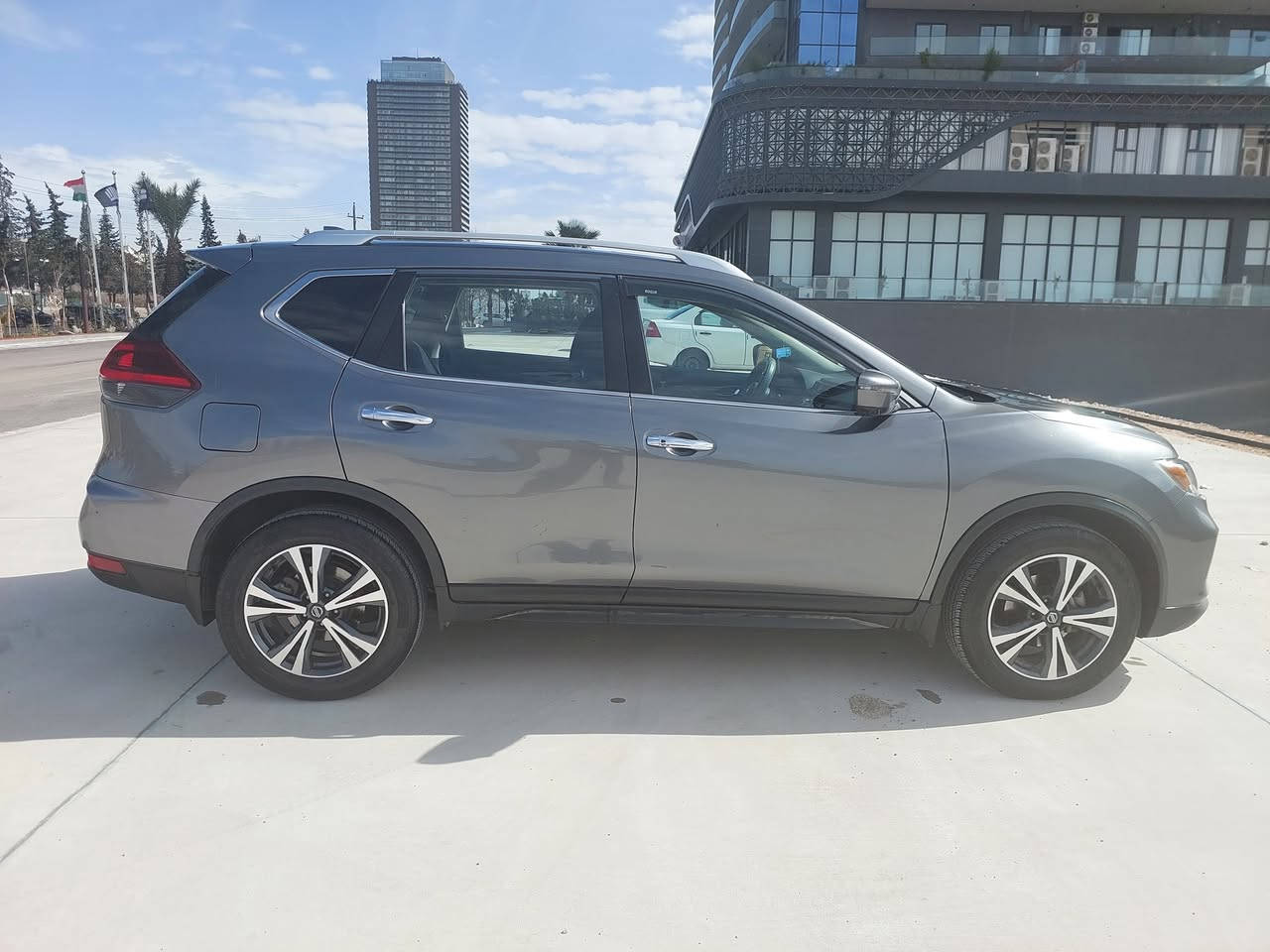 نيسان روج رصاصي 2020

ضرر جمالغ النفر+نصف بوند صبغ

بدون ايرباك

بانوراما فول عدا الكشنات مخمل

المواصفات:

رادار امامي خلفي

نقطة عمياء

لايتات زينون

بانوراما

ستيرن وكشنات تدفئة

فور ويل SV

4 كاميرات

مانع انزلاق

حساسات خلفية

كروز سرعة

نظام ايكو+سبورت

السعر 16500$

مكان السيارة دهوك


**إذا كنت صاحب هذا الإعلان وتريد حذفه لأي سبب، رجاءا أرسل رسالة إلى الدعم الفني**