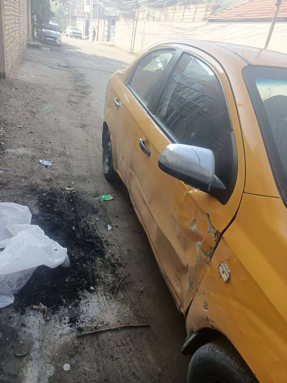 سلام عليكم أفيو موديل 2007 وارد امريكي  رقمها أحمر بغداد كير ومحرك مكفول وتايرات جدد وصدر جديد هيئه مصفره لغايه 2026 شرط التحويل  السعر 35 مكان بغداد ***********
