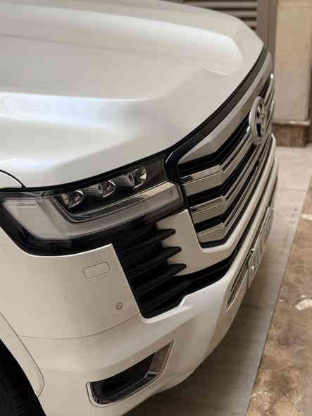 السلام عليكم اخوان تويوتا لاندكروز موديل ٢٠٢٣ بحالة الزيرو vxr رقم بغداد باسمي من الزيرو بحالة الوكالة مكفولة كفالة عامة من شخط رصعة بارد جديدة مغلفه بي بي اف جدا ماشية ٢٥ الف حقيقي المواصفات اعلى مواصفات بالاندكروز VXR بصمة فتحة جنطة كهرباء جميع كشنات كهرباء وجلد وتدفئة وتبريد و٤ كامرات داخل احمر كشنات خزن ميموري محرك توين توربو فورويل درايف شاشة ابل كار بلاي هاندبريك دكمة واوتو هولد زراك لايت رادارات امامي وخلفي وبعد بيها هواي مواصفات  سعر 84 الف وبيه مجال مكاني بغداد حي البنوك رقمي للاتصال ***********
