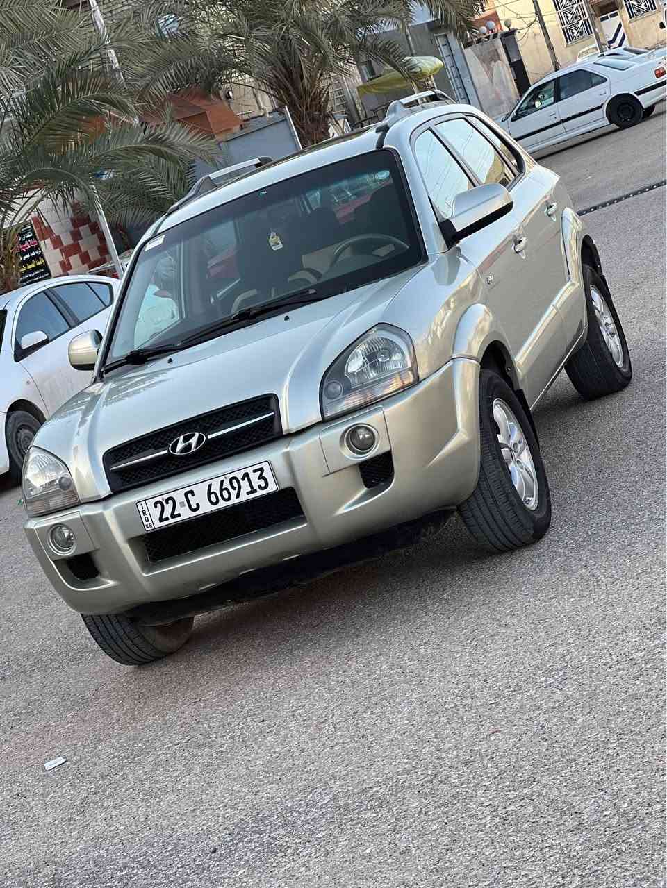 سلام عليكم ،،
   هيونداي توكسان 2006فول مواصفات    
6 سلندر   
فور ويل 
ويل كب 
شاشه
فتحه 
تخم تاير 
تبريد ثلج 
ريمونت دبل سويج
سياره حيل نظيفه على وضع الشركه فحص وهزه وسنويه ورقم كله جديد
كير ومحرك وتحويل وكاله  بشرط 
السياره مكفوله من الصبغ
ماشيه122
السياره  نجف 
السعر  109 وبيه مجال  
الاتصال او واتساب  *********** النجف, العراق
