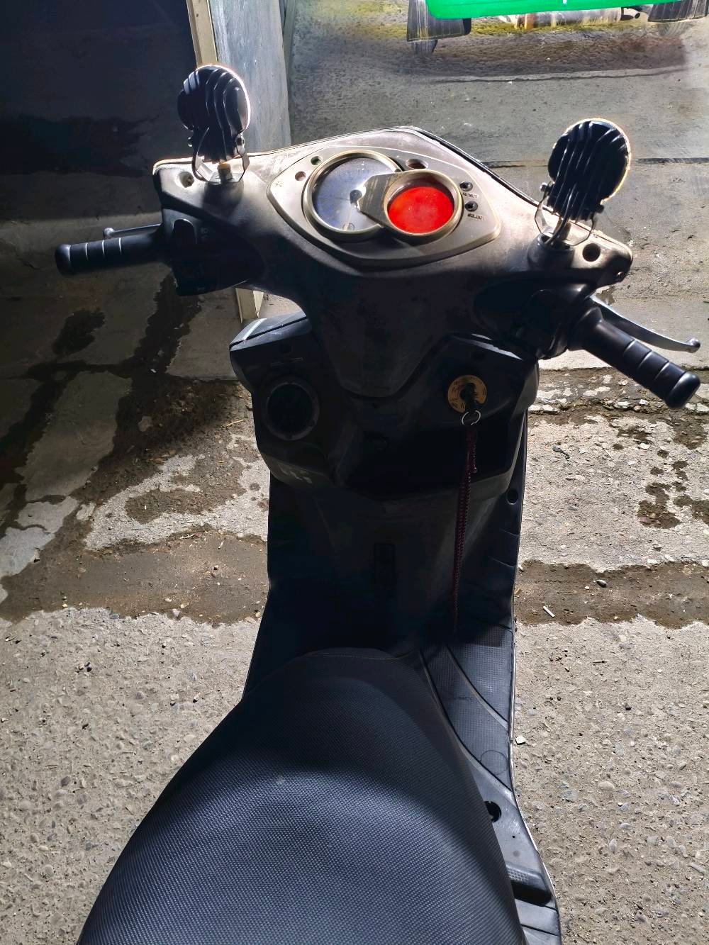 سكنس فحل كابريتر
بوشة 58ونص محرك ناعم بدون صوت
كلجات رياضي شلعة ومعدل 
كفراتهة كبالك بصورة لا غسل ولا فلتر
كهربائيات كلشي شغال الدشبول يشتغل بس مايبين شي بي الشاشة محتركة
المكان الكفائات الشماعيه