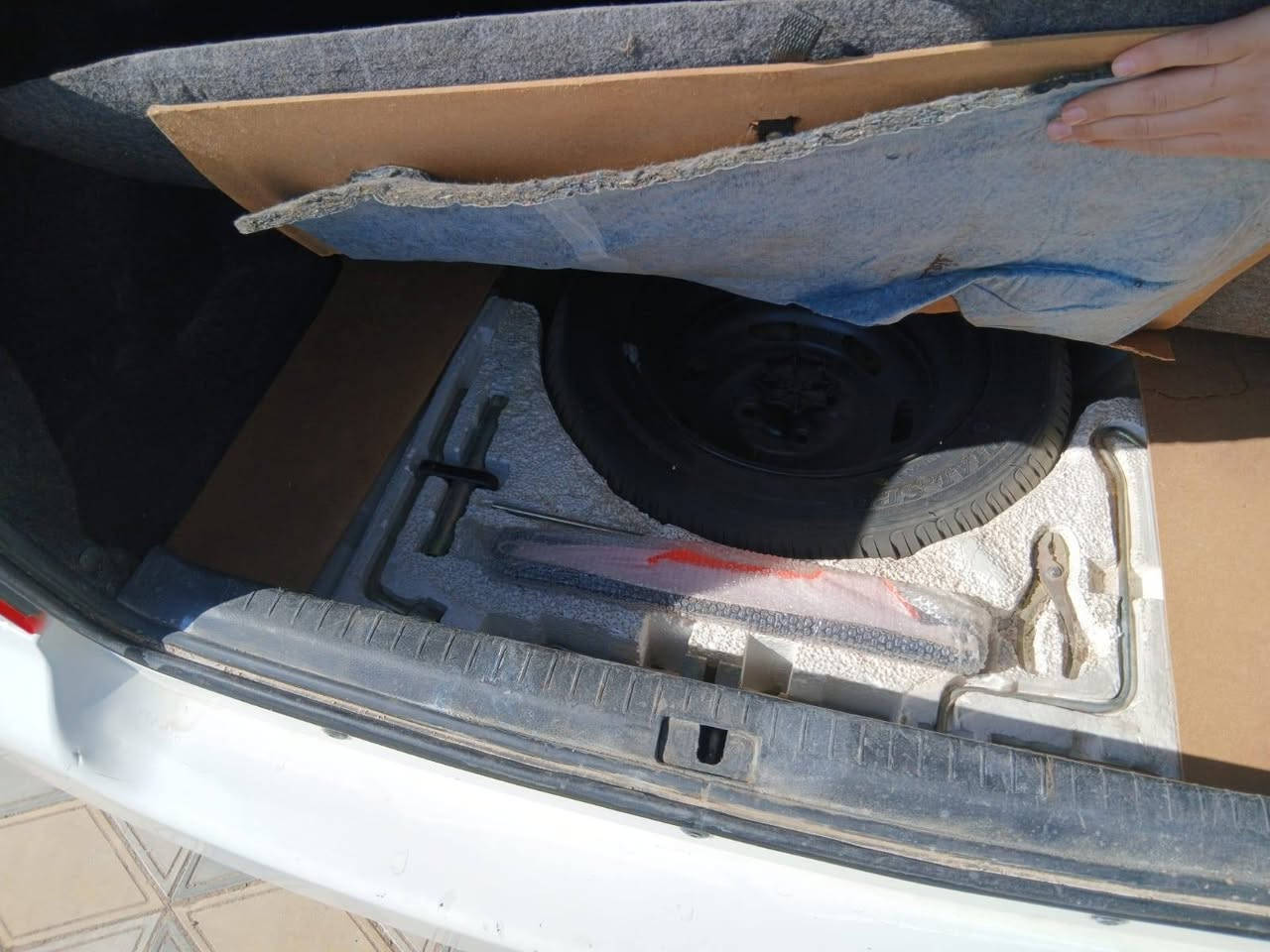 السياره جيلي سي كي 2013 ماشيه 76 الف قابل للزياده السنويه تنتهي 2030 السعر 55 ورقه بيها مجال للطيبين المحرك 1500 مكان السياره صلاح الدين  تكريت الرقم ***********
