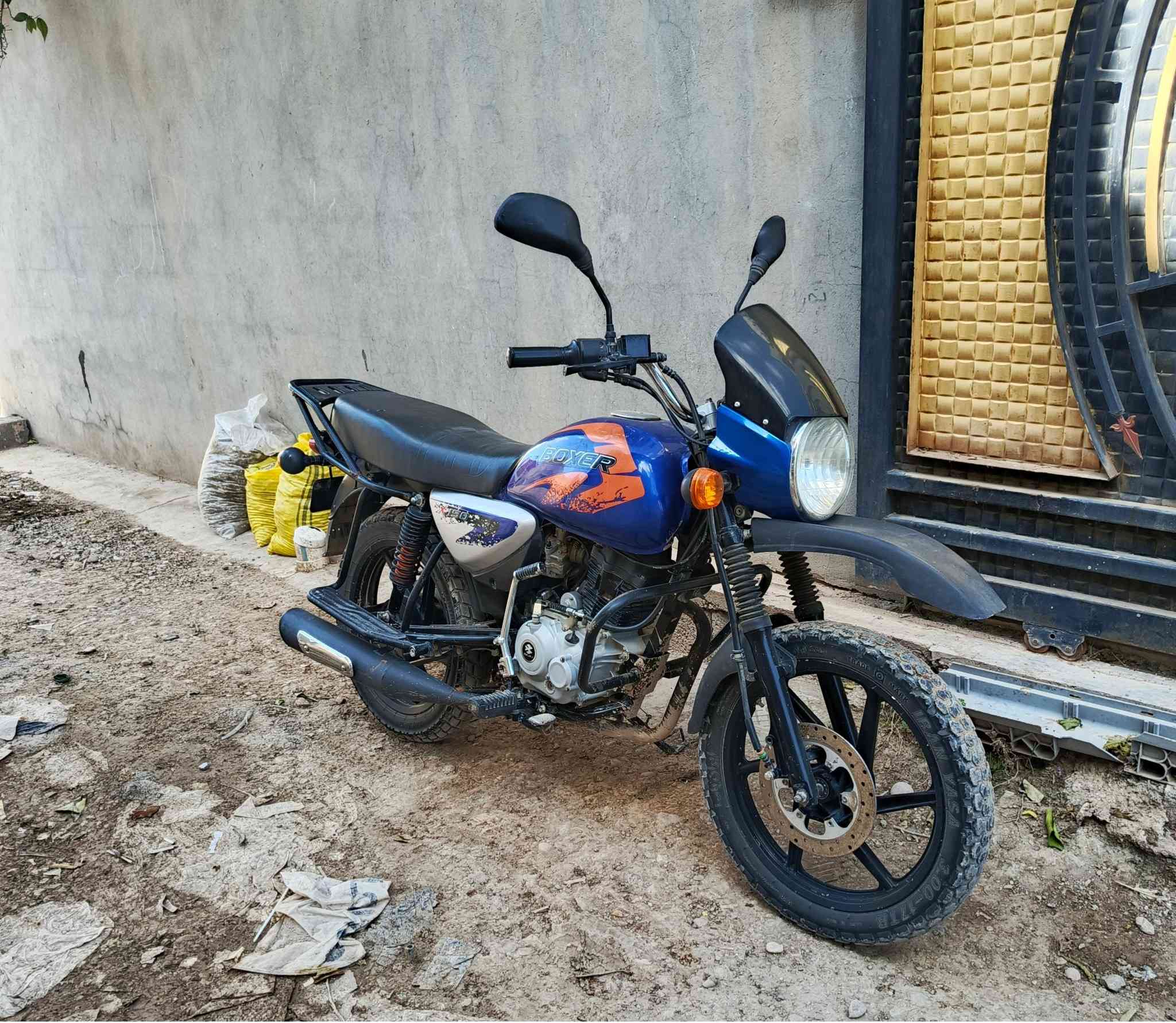 بوكسر ٢٠٢١ جديدة دراجة مكينة مامفتوحة وكلهة بلادية 
مابيهة اي نقص مال جناي فقط أوراق ضايعة بدون أوراق 
شراي يتصل (***********) ديالى الخالص
