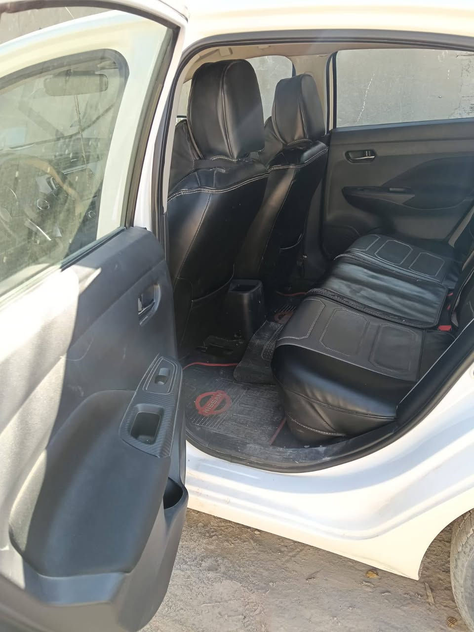 موديل ٢١ عارضها ١٢٥ وبيها شي بسيط للاستفسار ***********مكاني فلكه حي النصر
