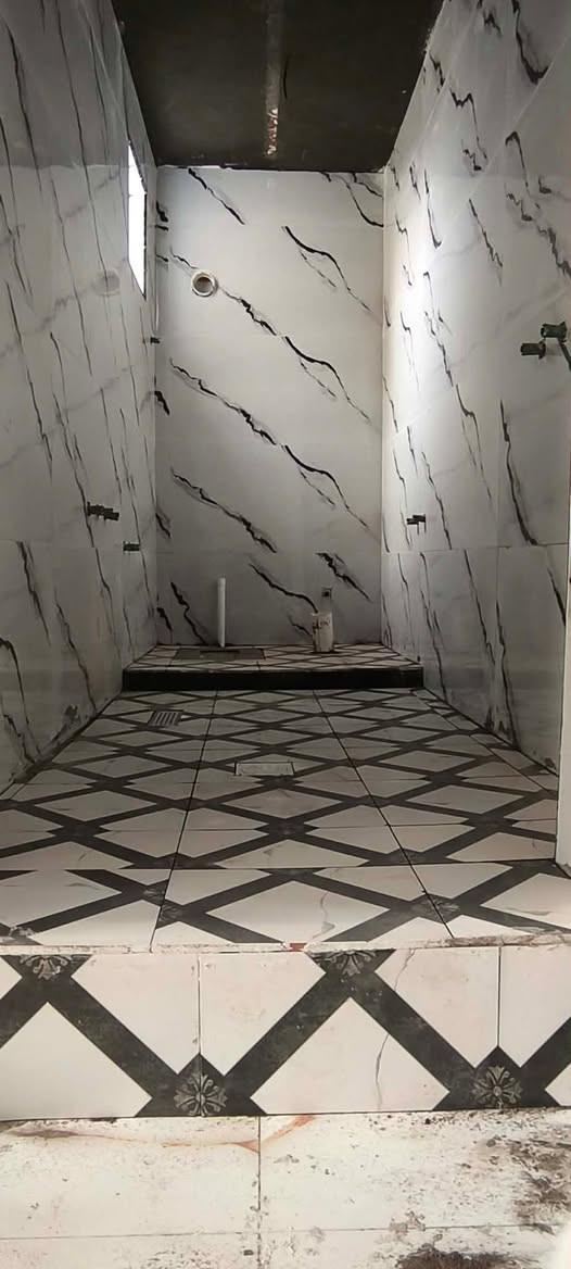 خلفه سيراميك وارضيات وتغليف وجهات حجرومرمروفوم وشغل درجه اوله وللتواصل على لخاص ولاتصال على رقم ***********ديوانيه مركز ملاحضه ضغيره ليعنده واجه مغلفه حجرويريدواحديجليه يدلل
