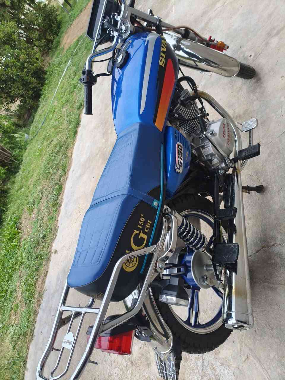 السلام عليكم شباب دراجه سيفان موديل 26 شكل ال23 وراق صولي تسجل بل مرور را جاهزه من كلشي كل نقص مابيه ماشيه 8000 بعدهي زيرو لبيع او مراوس اب دراجه دايوان عظم او نفخ كون مرقم اطي فرق حسب سعره سعار واضحه لحد يغني بل سعر دراجه سعره مليون او 50 وبيه مجال لان بايعلك وراق صولي مو سكنر رجاء لي ما يعجبه سعر لا يجي خاص ولا يبقه يعلق سلبي هذا سعري لان صولي مو سكنر مكاني مشروع المسيب طريق بغداد بصره جسر ثامن متواجد خاص او التصال على رقم تالي ***********
