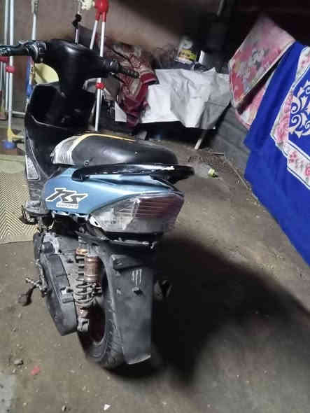 السلام عليكم 
ماكس عدلة  شوفت عينك  بيها نقص كهربائيات 
السعر  450
بغداد الحبيبية 
***********
