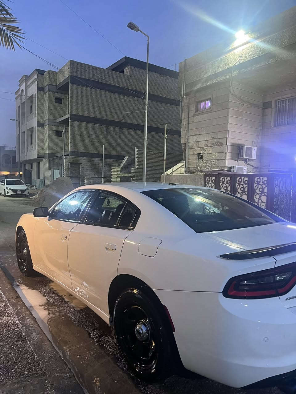 للبيع
جارجر بوليسي دخول جديد 2023
 رقم بغداد ب اسمي
هيمي 5700
مواصفات عادية
السيارة ماشية 2000m
حادث امريكا موضح ب الصور 
بابتين وبنيد تبديل لون 

وهنا ب العراق انطخت ونصبغو بيبان السكن على كد شبر 
السيارة بيهة نقوصات بسيطة مجال ماعندي اكملهم

السعر 207 وبيهة مجال بسيط 
 مكان السيارة بغداد زيونة 
***********
