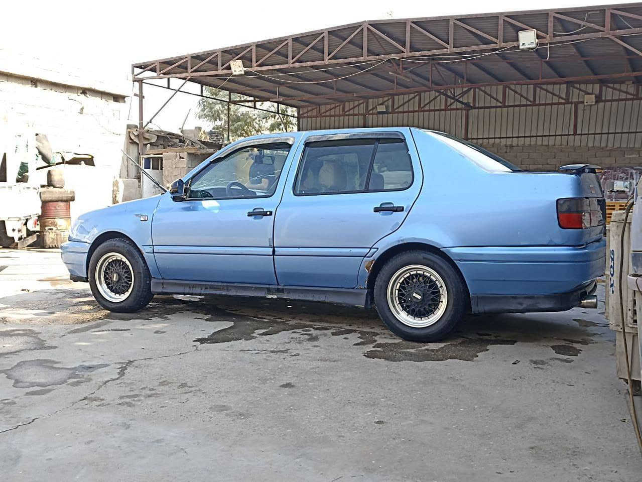 السلام عليكم كولف موديل ٩٥ رقم جديد مصبوغه عام للجماليه نضيفه جدا دواخل جديده مابيه نقص السياره عليها ادامه كامله سعرها ٤٦ $ ورقه مكانها بغداد حي البتول السنويه بسمي للاتصال رقم بيه واتساب ***********
