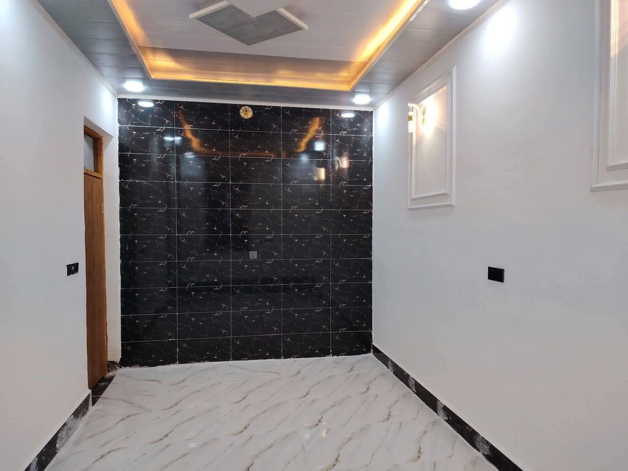 دار للبيع 🏡
100 متر #طابو_زراعي_سند_٢٥_أقرار
بسعر 39 مليون #قابل_للتفاوض

غرفه/صاله/مطبخ/صحيات 2/استقبال/كراج /مكشوفه 
ماء/كهرباء/سوق/مدارس/تبليط 

الموقع 🏡        (#توجد_جميع_المساحات البيوت و عرصات بسعار مناسب 
نجف/شارع الصب عمود 321
للتواصل

***********واتساب
