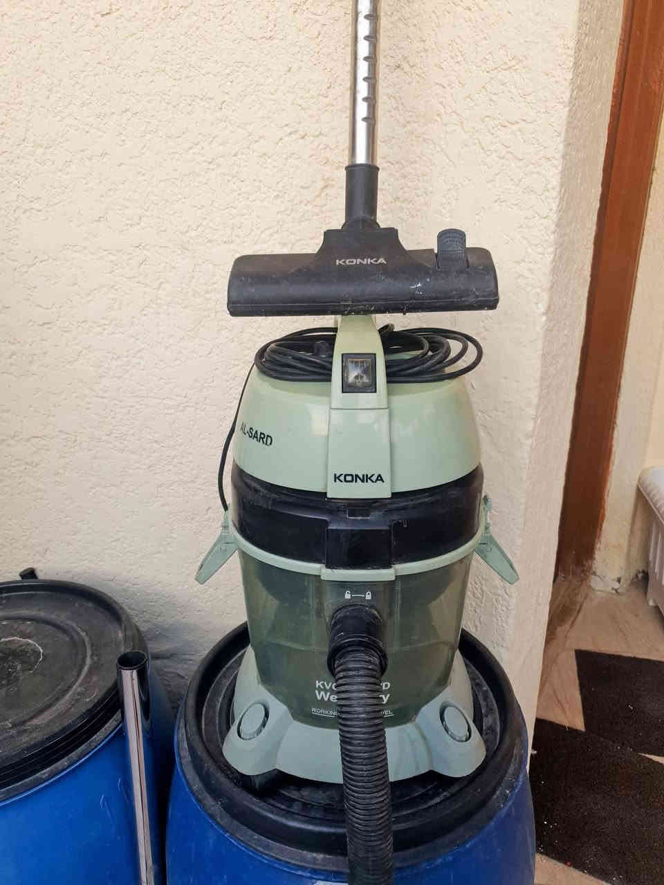 مكانس كهربائية عدد ٣ شغالات ع الفحص... قطاع ٣٠ شارع المدارس بانسونك ٥٠ الف كونكا ٤٠ الف دنكا ٥٠ الف  للإستفسار خاص او الرقم ***********
