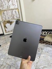 ايباد برو ذاكره 128  غراضه كامله 07850030555 السعر 790
