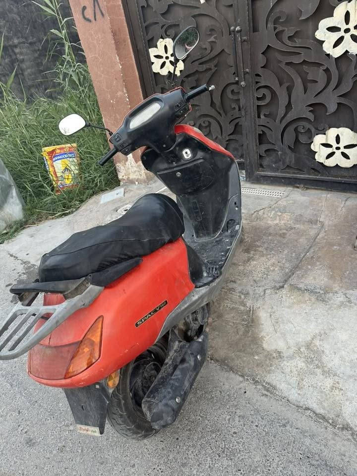 سلام عليكم دراجه سبيسي دراجه بارحه مجفته ومكمل دراجه حلوه ونضيفه نواقصه عرموطه سلف جايبه بس تشدهةً وبولبرن تاير خلفي والباقي كله نضيف وشغال رايدهةً بسعر ٢٥٠ مكاني تقاطع القدس دور زراعه ورقمي ***********
