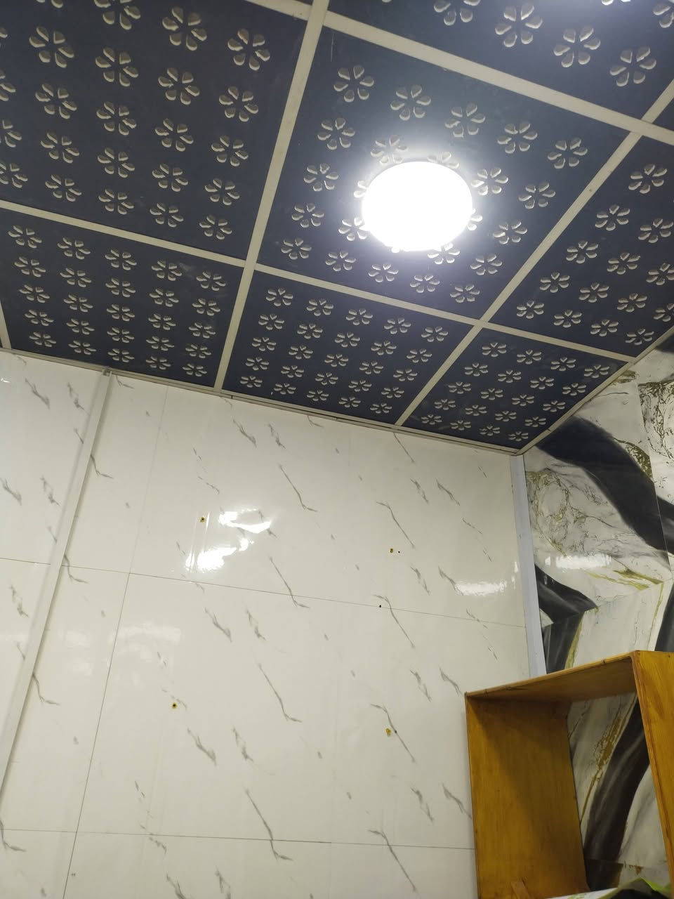 يوجد محل للايجار بسوك الشامية للاستفسار الاتصال ***********
