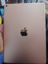 ايباد 8 للبيع ذاكره مالته 32  Ios 26 60 فريم بل بوبجي ما يعلك    07500...