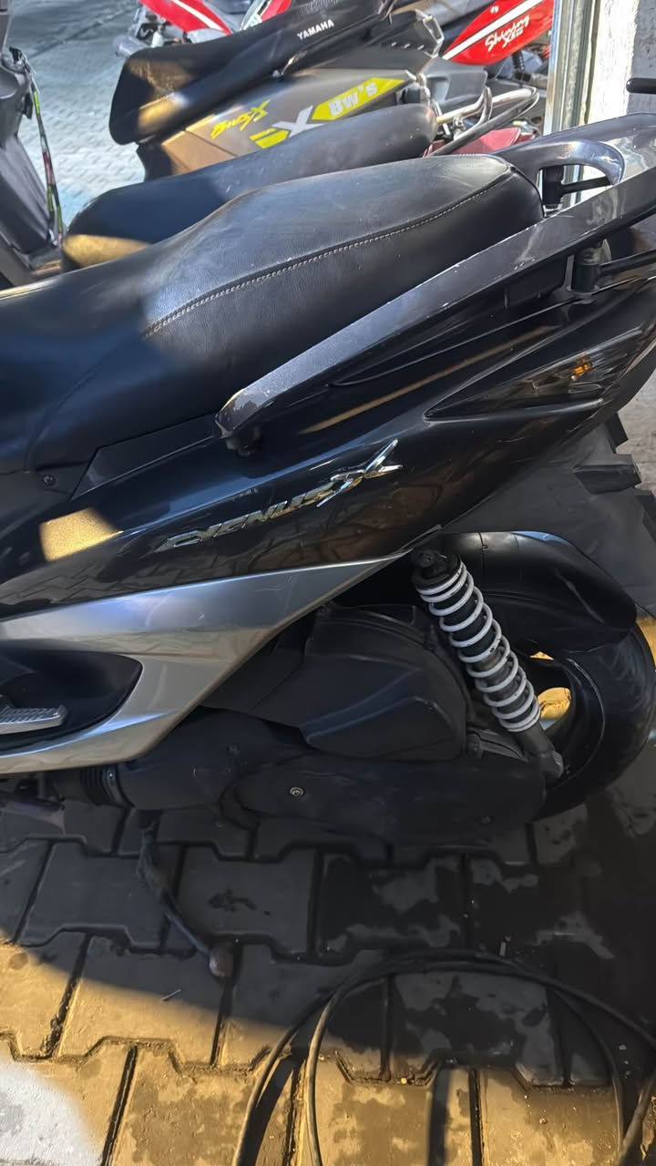 سلام عليكم 
للبيع 
سكنس لد 
دراجه مكفوله 
مكينه وكفر بلاديات 
وشرط الفحص 
السعر مليون و200
بغداد فضوه عرب معرض 
كريم الربيعي 
***********
تيك توك كريم الربيعي بغداد, العراق
