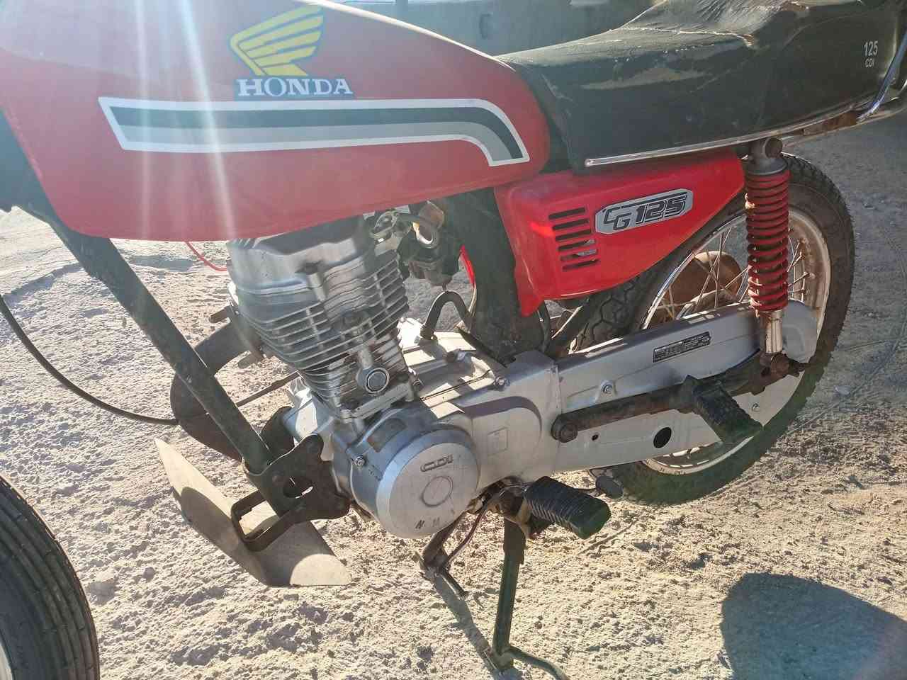 دراجه للبيع نامه مكفوله محرك نضيف سعر 375 وبيه مجال المكان البصرة قضاء الدير
رقم ***********
