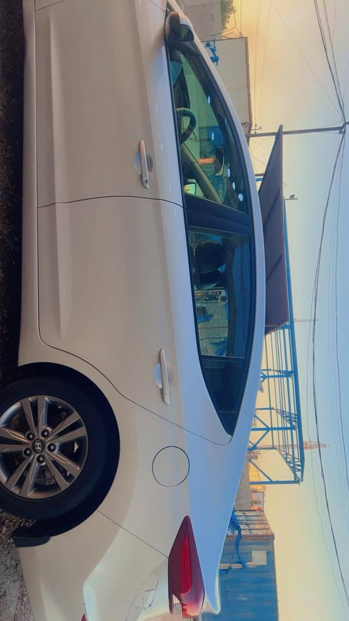 النترا 2018 للبيع سلفر ماشيه 37 الف سياره حلوه ونظيفه مابيها اي تبديل جميع الايربكات سليمه وبااسمنه السعر 138 وبيها مجال . ***********  الشراي يتصل وبي خير ويدلل
