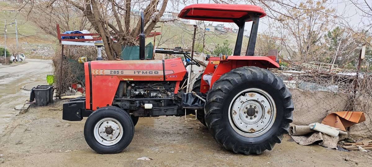 مۆدێل ٢٠١١یە ومەکینەی نەکراوەتەوە  تایەی شەریکەی لەژێرە پێش و دواش 😍
هیچ عەیبی تیانیە 
جیاز  و عەکسل و گێڕی بەشەرت  زۆر جوانە ماڵی دەستی  دۆستە 
بەس ماشاءاللە ی دەوێت 
  ماڵی ئیش 
200 سەعات ئیشی کردووە
سەنەوی ڕەقەم سلێمانی 
75$ و معامەلەیەکی برایانە 
 پەیوەندی بکەن (***********) السليمانية, العراق
