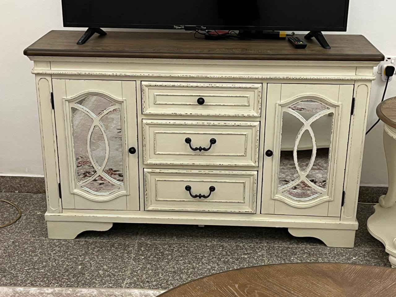 سيت  ٣ طبلات مع كونسل امريكيات للبيع
المكان بغداد 
السعر ع الخاص رجاءا


**إذا كنت صاحب هذا الإعلان وتريد حذفه لأي سبب، رجاءا أرسل رسالة إلى الدعم الفني**