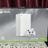 للبيع سيريس اكس 1T ديجيتال كامل ملحقات وكارتونة الجهاز كلش نظيف واستخد...