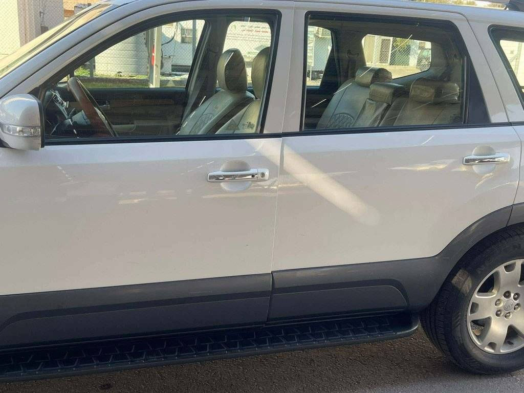 السلام عليكم للبيع فقط بدون مراوس
كيا مهافي موديل 2014 رقم بغداد دولي بأسمي تحويل مباشر ثاني يوم  وارد خليجي هزة شهر 1/2026 مكفولة من الضربة والعيب الشرعي بيه شوية صبغ اثر خدوش وسونار مرفق بالمنشور فول مواصفات
ماشيه 116الف كيلو قابلة للزيادة 
 7 راكب محرك 6 سلندر  3800 
محرك وكير ادامة كاملة 
جرس بال 120
فتحه سلايت
بصمه تشغيل
بصمه ابواب
شاشه كبيره
كامره 
دواخل جلد
كشن كهربائي
مثبت سرعه
جنطه شفط
حساس خلفي
3 قطع تبريد تدفئة تبريد بالكراسي
السعر 165 وبيها مجال للشراي
يجي يفحص السيارة من كل الجوانب
السيارة موجودة في الناصرية المركز 
للاستفسار الاتصال او المراسلة على الرقم *********** ماسنجر  وات ساب 
حياكم الله واهلا وسهلا
