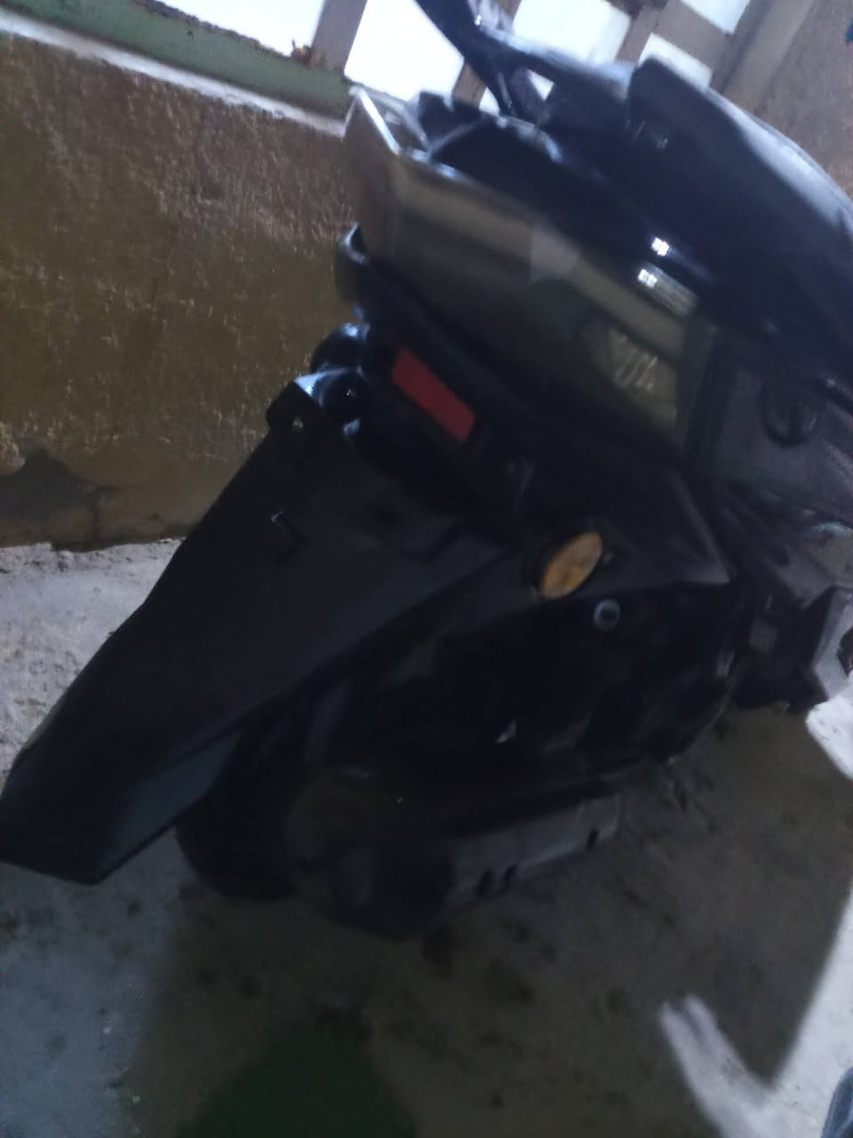 سلام عليكم دراجه لبيع متروكه صار له ٤ اشهر شغلته تخربط كابريتر رايدله تنضيف كله شغاله مكاني كربلاء الحر ابيع علئ حطته ٢٠٠ وبيه مجال  الرقم ***********
