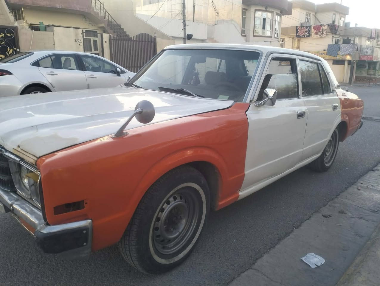 تویتا کراون مودیل 1979
گیرئوتوماتیک
گیرومحرک vvt 
سیارە تحویل بشرت 
***********
***********
