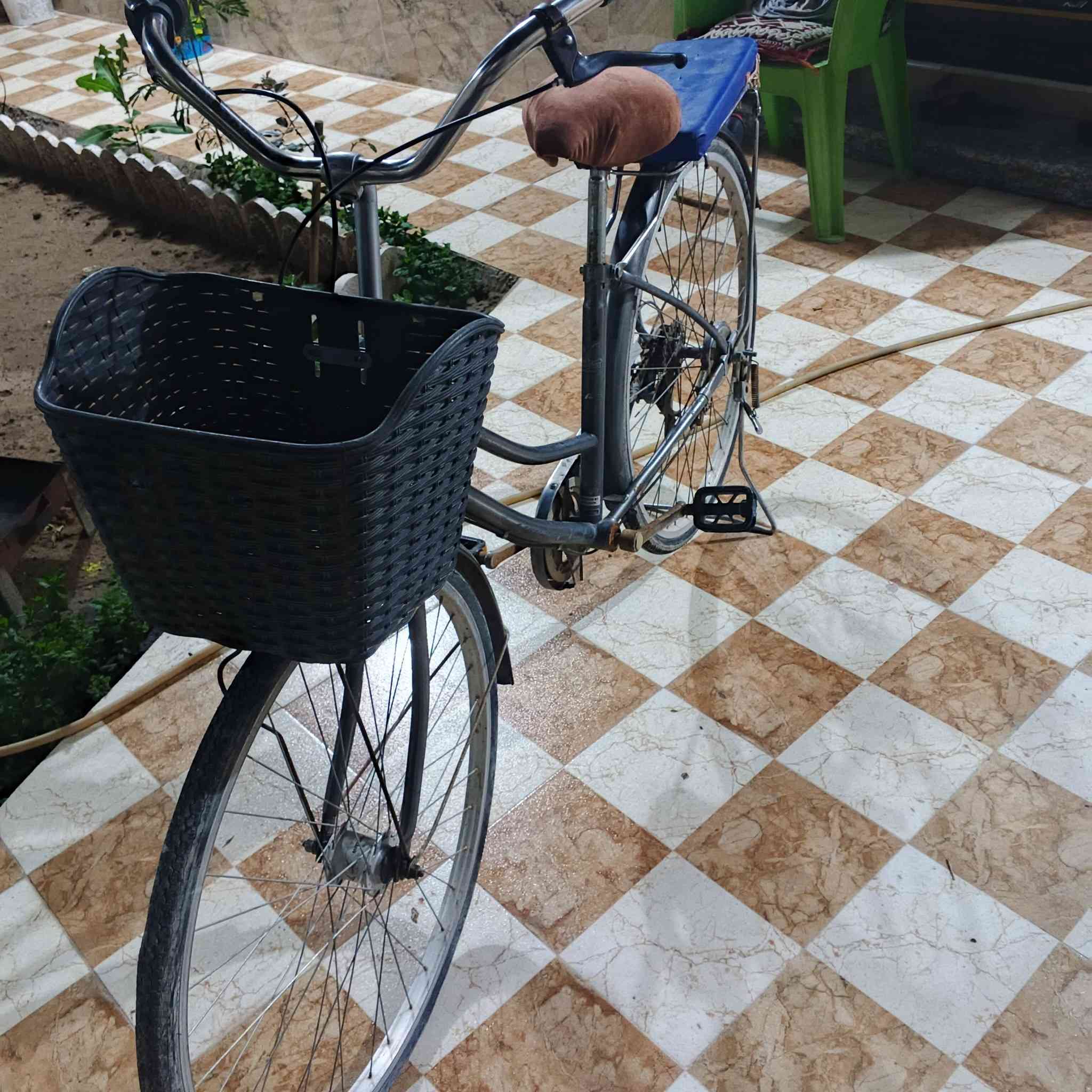 بايسكل ياباني حجم 27 نظيف كير بس يده الي تبدل نمر خربانه تتبدل عادي مراوس بايسكل حجم 26 مراوس راس براس نفس  نظافه مكاني الجولان الي عنده شي ينزله بتعاليق


**إذا كنت صاحب هذا الإعلان وتريد حذفه لأي سبب، رجاءا أرسل رسالة إلى الدعم الفني**