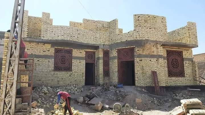 الى اهالي البصرة بصراوي 

ابني بيتك في الحاضر او الاقساط

ببركة الله نعمل بعدة مواقع مختلفة وهذا دليل على التزامنا وخبرتنا في هذا المجال وثقة الزبائن بنا🔻
⭕️ #مجاناً التصميم الهندسي عند التنفيذ 0‎%‎🔻
🍁نعمل بأنسب الاسعار واسرع الاوقات🔻

♦️الاسعار:

♦️طابوق-تسليم مفتاح  (400لف دينار) للمتر المربع
♦️طابوق-هيكل  (200 الف دينار) للمتر المربع

🔹بلوك+ثرمستون -تسليم مفتاح  (370 الف دينار) للمتر المربع
🔹بلوك+ثرمستون-هيكل(175 الف دينار) للمتر المربع

🔸دفع المبلغ بعد اكمال مرحلة البناء

🔸الأقساط 
سعر المتر 500 الف دينار ( طابوق تسليم مفتاح ) 
السعر المتر 400 الف دينار ( ثرمستون تسليم مفتاح ) 
سعر المتر 400 الف دينار ( بلوك اسليم مفتاح ) 

 السعر حسب ذرعة البناء في " 
تدفع % 50 ( نصف المبلغ الكلي ) والباقي علينة "
 والنصف الثاني بالتقسيط المريح
🔻الهيكل اقساط(سعر المتر 300 الف ) طابوق
(سعر المتر 225 الف) 🔻 فرمثستون
(سعر المتر 215الف) 🔻 بلوك 

(تفاصيل البناء)

1- صب رباط أرضي ٦٠ × ٤٠ سم او ٨٠×٤٠ سم
2-شیش ذو ١٦ ملم ( أوكراني مع شرط الفحص ) مع الصب بالأسمنت المقاوم للاملاح نوع المبروكة
3-وبناء يتلو بمادة الطابوق وحسب البناء المجاور الحديثة
4-دفن البتلو بمادة السبيس مع رش مادة الكلورودين لمعالجة الأرض من الديدان والقوارض
5-بناء الجدران بمادة الطابوق والأسمنت وبارتفاع ٢ ٫ ٣ متر بحيث يكون ارتفاع السقف عن الأرض مع الرباط ٥ ٫ ٣
6-تثبيت أبواب وشبابيك نوع تفصال وحسب الرغبه بالنقشة والجرجوب ( جاوي )
7-صب رباط حول المنزل بسمك الجدار وبارتفاع ۳۰ سم باستخدام حديد ذو ۱۲ ملم
8-صب السقف بالكونكريت المسلح بسك ۲۰ سم باستخدام حديد ذو ۱۲ ملم مع عمل جسور في الأماكن المفتوحة
9-بناء بيتونه بمادة الطابوق مع صب سقفها بالكونكريت المسلح وتحتسب على الذرعة
10-لبخ الجدران من الداخل مع لبياض
11-ولبخ الواجها ونثرها
12-تسطيح بالایزر کام حسب الطلب
13-تطبيق الأرض بالسيراميك او البورسلاين و اللون حسب اختيار صاحب الدار
14-تطبيق جدران المطبخ والحمامات السيراميك ( الهندي ) و اللون حسب اختيار صاحب الدار
15-تجهیز و نصب سقوف ثانوية لجميع الدار واللون حسب اختيار صاحب الدار او بياض السقف
16-نصب منظومة كهربائية متكاملة باستخدام اسلاك اردنية
17-نصب شبكة مياه متكاملة (سعودي) 
18 التواصل ***********
