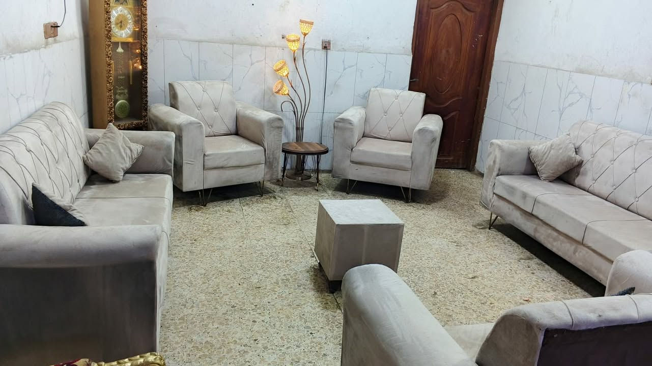 تخم 10 مقاعد نظيف
سعره 190 وبي مجال مكان البياع
يوجد توصيل بكروه ب واتساب
***********
