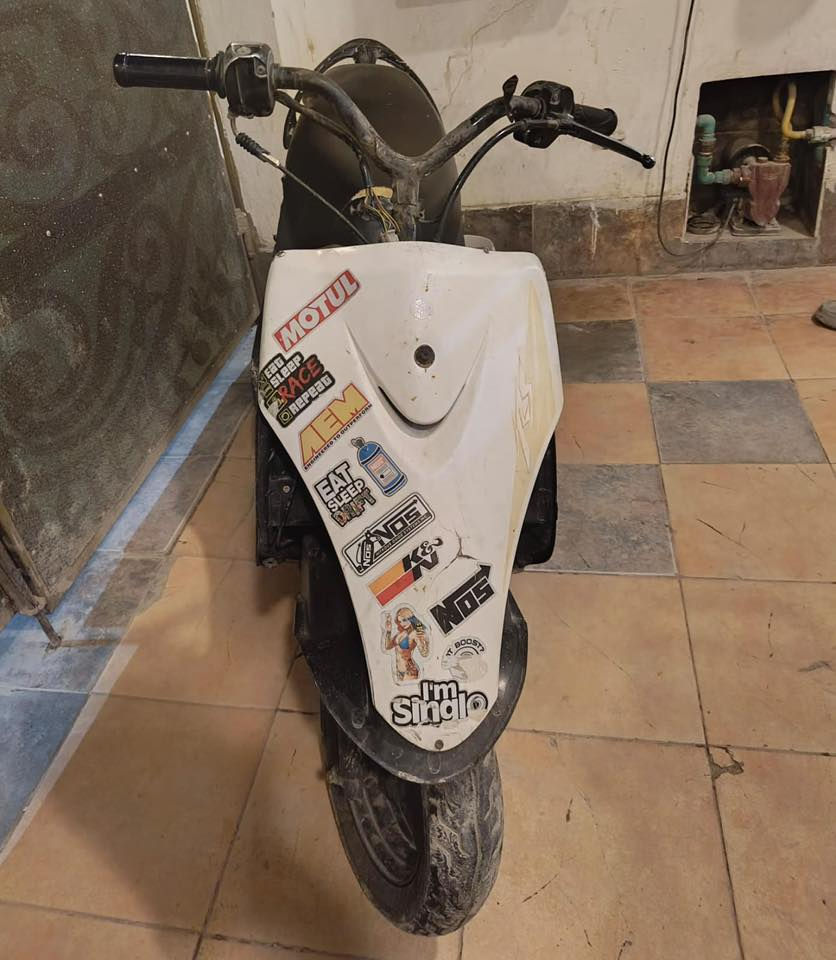 سلام عليكم دراجه ماكس للبيع 300 ماكن الدوره او كراده داخل 
رقم ***********
