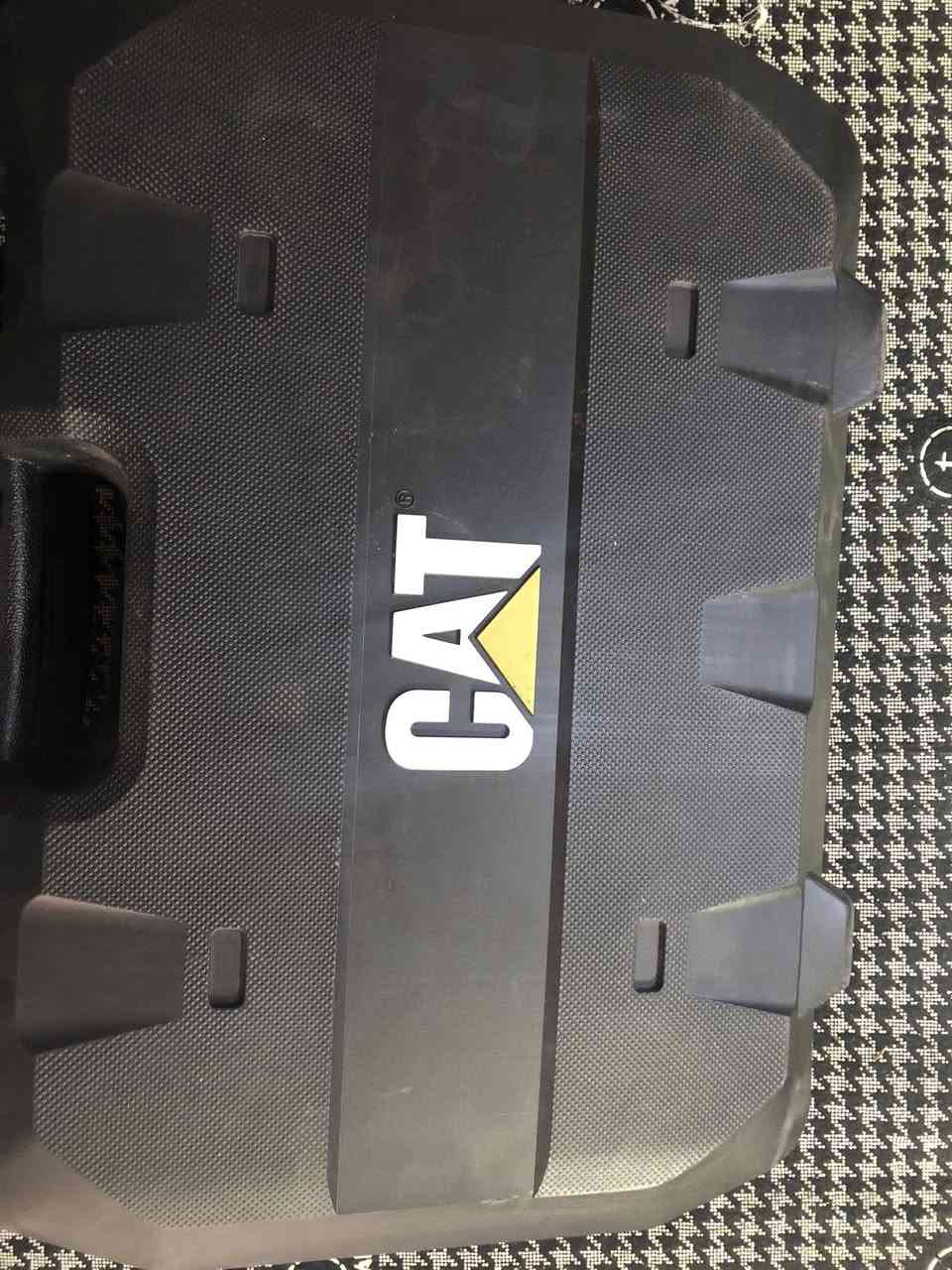 السلام عليكم
دريل من ماركة كتربيلر الامريكية خمسة شروح 8،5 جول 
جديد لوك غير مستخدم لاستفسار *********** واتساب
