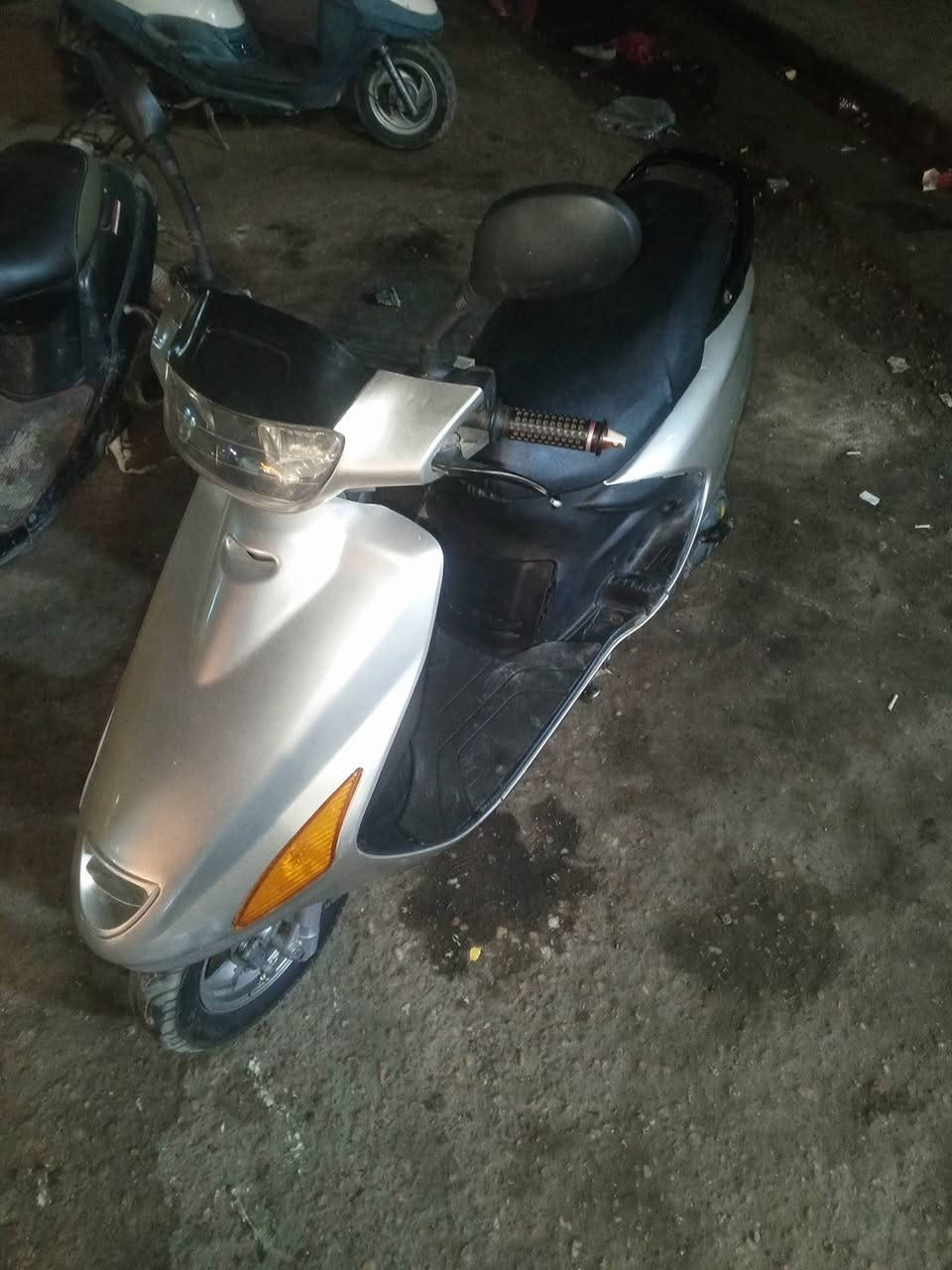 دراجه فراشه للبيع حلوه جاهزه من كلشي لشراي خابر على رقم راعيه خادم لشراي خابر على رقم وخدام ***********
