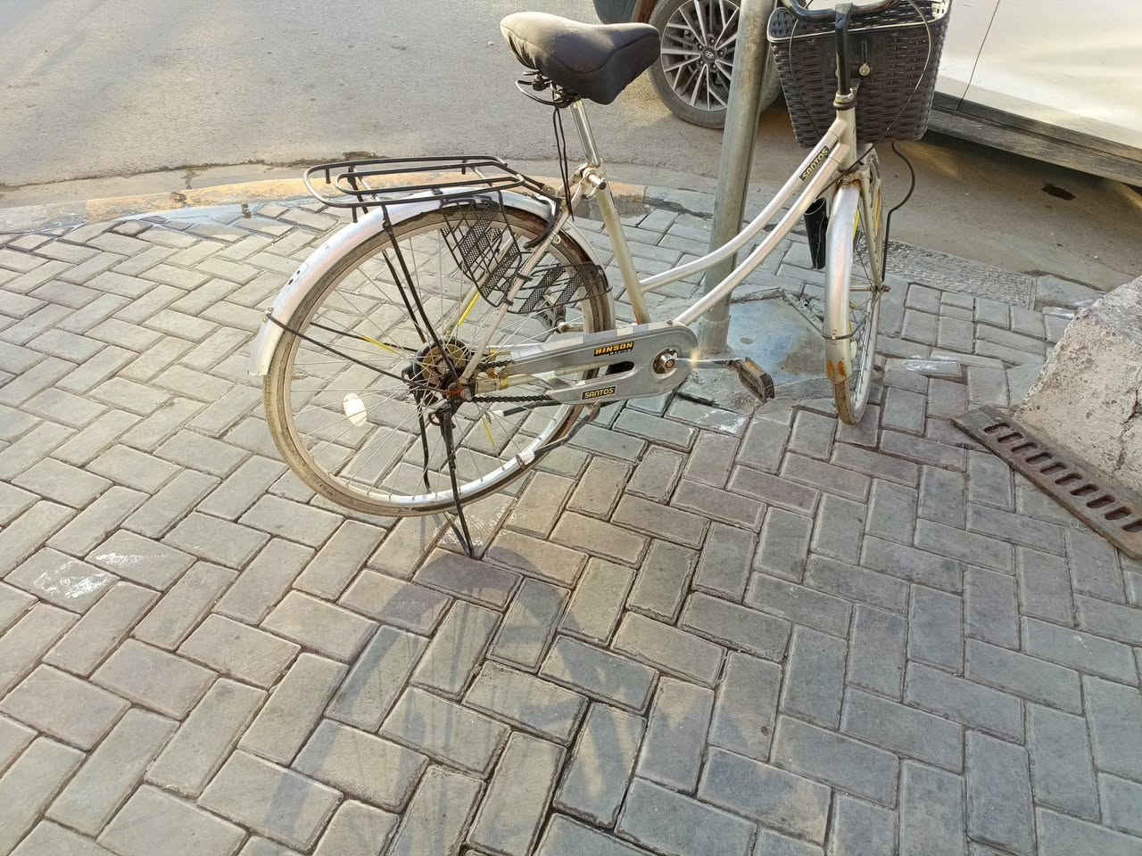 عمي السلام عليكم عندي بايسكل بناتي حجم 26 للبيع نظافه 100% عنوان بغداد الدوره شارعوعنواني عنواني بغداد الدوره شارع ابو طياره الشراي تخلي خاصه ويخابرني على الواتساب سعره ب 70 وبي مجال للطيبين بايسكل نظافه 100% شراي تخلي خاص او يخابرني على الواتساب ***********
