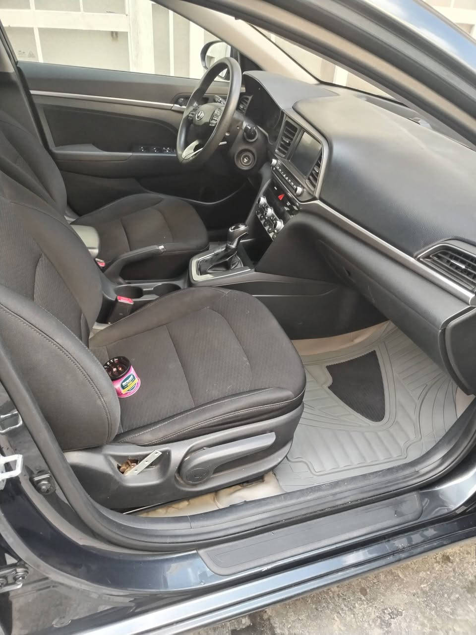 النترا موديل 20 وارد أمريكي بدون صبغ فقط بارد ماشيه 93 كير وعقل مبدل ايتي هزة ورقم جديد الدولي السعر 132 وبيه مجال بغداد حي الخضراء ***********
