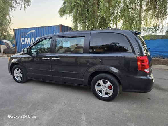 للبيع
سعر 128$
دوج كرفان  موديل 2012 ماشية 163 ألف
محرك ٦سلندر حجم ٣٦٠٠ كير اوتوماتيك شرط المحرك والكير ما مفتوح 
رقم نينوى  دولي رقم وسنوية جديد شرط التحويل 
بيها كوبون بانزين ⛽️ 
🚫 تبديل قطعتين وصبغ بخ ٣ قطع شرط شرط 
بدون دواخل شواصي وتكم ودوسات وبدنا امامي خلفي  شرط 
اربكات سليمة مرفوق صورها بأمريكا مع الصور 
مواصفات sxt 
٧ راكب  كشنات سياحي بلع كشن سايق كهرب
 ٣قطع تبريد ❄️
جامات فتل كهرب
ابواب وصندوق ميكانيك
  شاشة قلاب بلاد كامره 
فول تحكمات ستيرن كروز سرعة مانع انزلاق 
نظام ايكو تقليل بانزين 
طخم تاير ويل كب جديد 
موصل الايسر 
***********
***********
