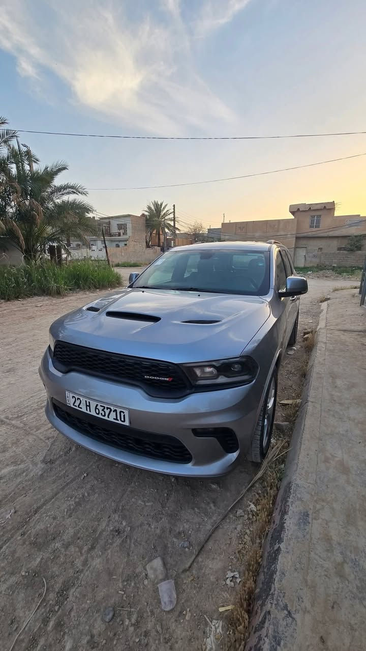 دوج دورنكو Gt plus موديل 2021 خليجي شركة هارلم مكفولة كفالة عامة من الصبغ والشخط عدا رصعة صغيرة بالجامرلغ الأمامي واضحة بالصور من ضمن المنشور معدلها بطريقة pdr اي نقص ما بيها 
ماشية 71 الف ميل
رقم اربيل بأسمي 

🟥 السعر ٢٩٥ ورقة بيها مجال بسيط حق العملة 

مواصفات Gt plus 
3 شاشات 
رادار خلفي وجانبي 
دخول ذكي 
كشنات جلد تدفئة مع المقود 
فتحة سقف 
ويل حجم 20 
شاشة كبيره 
كاميرا دوارة 
السيارة جدا جديدة 
ماخذيها زيروا على ادينا 
صيانة وتبديل دهن كله بشركة هارلم  
سلايت ( فتحة سقف )
رادار جانبي ( نقطة عمياء )
شفتات
كشن خزن ميموري
صندوق كهربائي 
مرايات قلابة مع البك 
حساسات 
ستيرن تدفئة وتحكم كهربائي 
اشاير مري
ماسحات أوتو مع المطر
شاشة كبيرة أبل كار باي واندرويد اوتو
وضعيات قيادة سبورت وايكو
أوتو ستارت ستوب ( إطفاء ذاتي ) 
تشغيل عن بعد 
ستيرن رياضي على شكل حرف D

للاستفسار الاتصال على الرقم 
***********
عنوان السيارة ديالى بعقوبة
