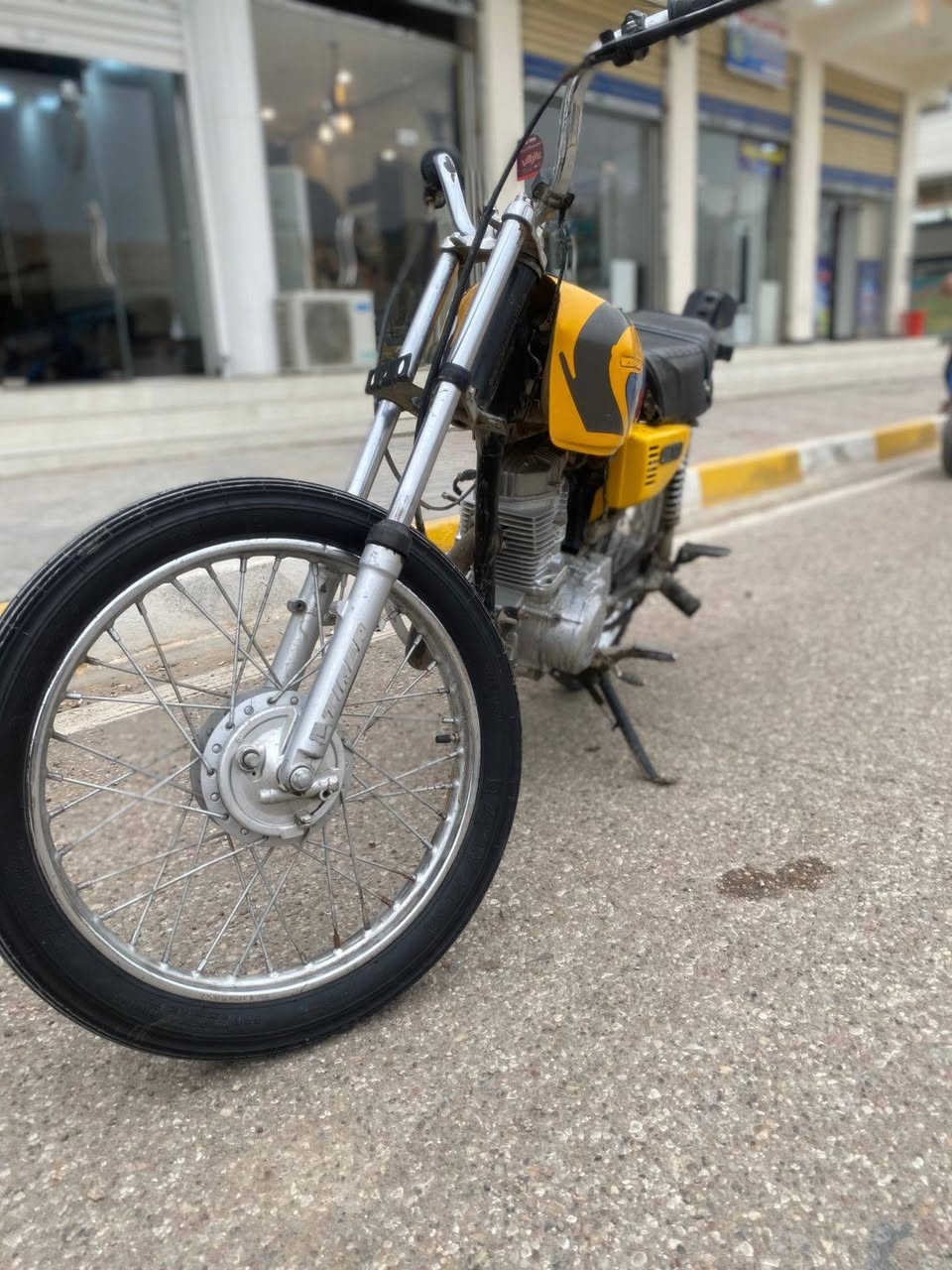 سلام وعليكم دراجه تايكر 21 للبيع دراجه خير من الله شلعه ومعدل سعر 320 وبيها مجال  يتصل ***********
