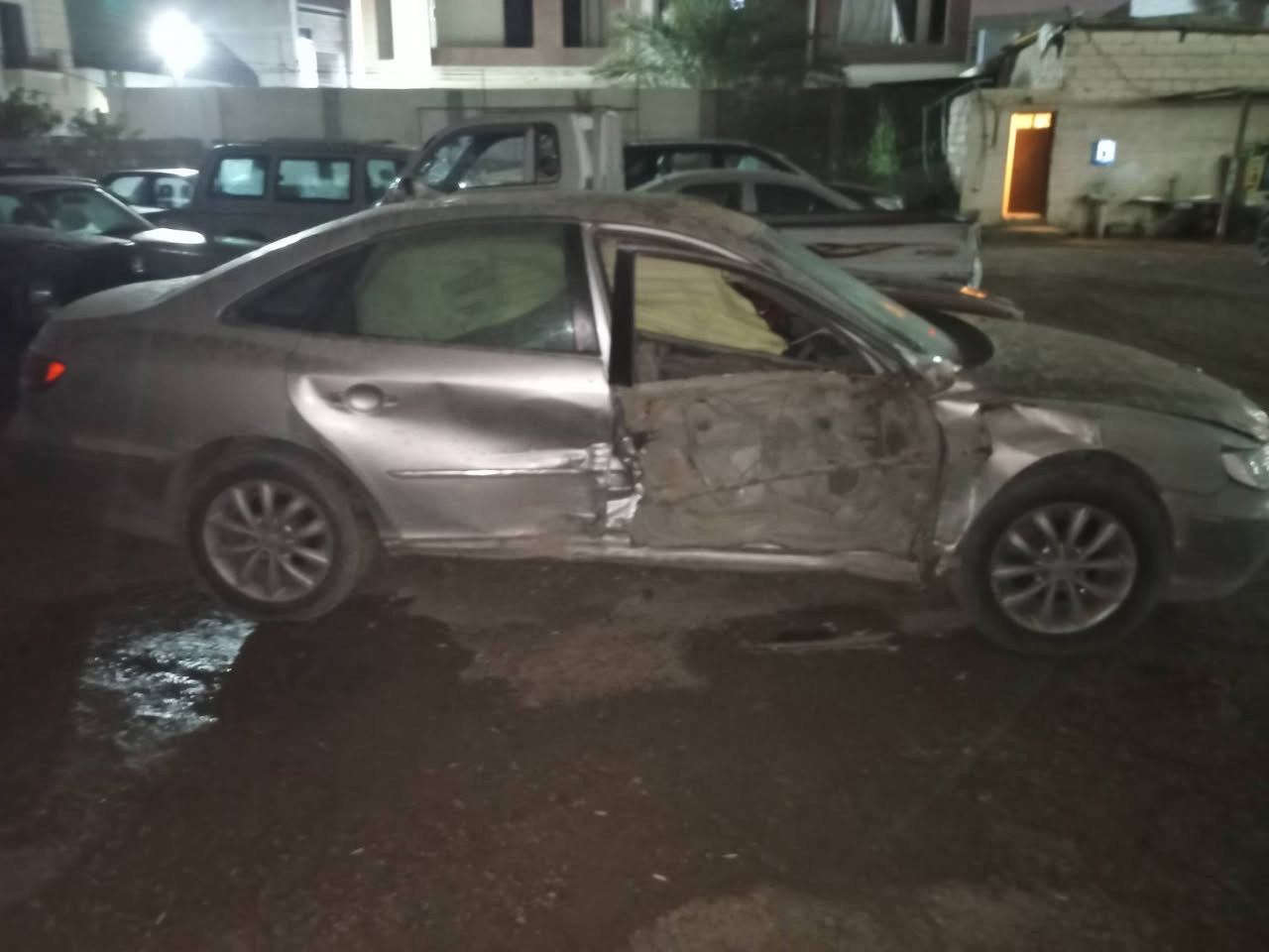 السلام عليكم. ازيرا 2007 وارد امريكي مكينة 3800 بأسمي مداور ثاني يوم حادثهة بابين وجاملغ جهة عكس السائق السعر 50 مجال بسيط مكاني الانبار فلوجة ***********
