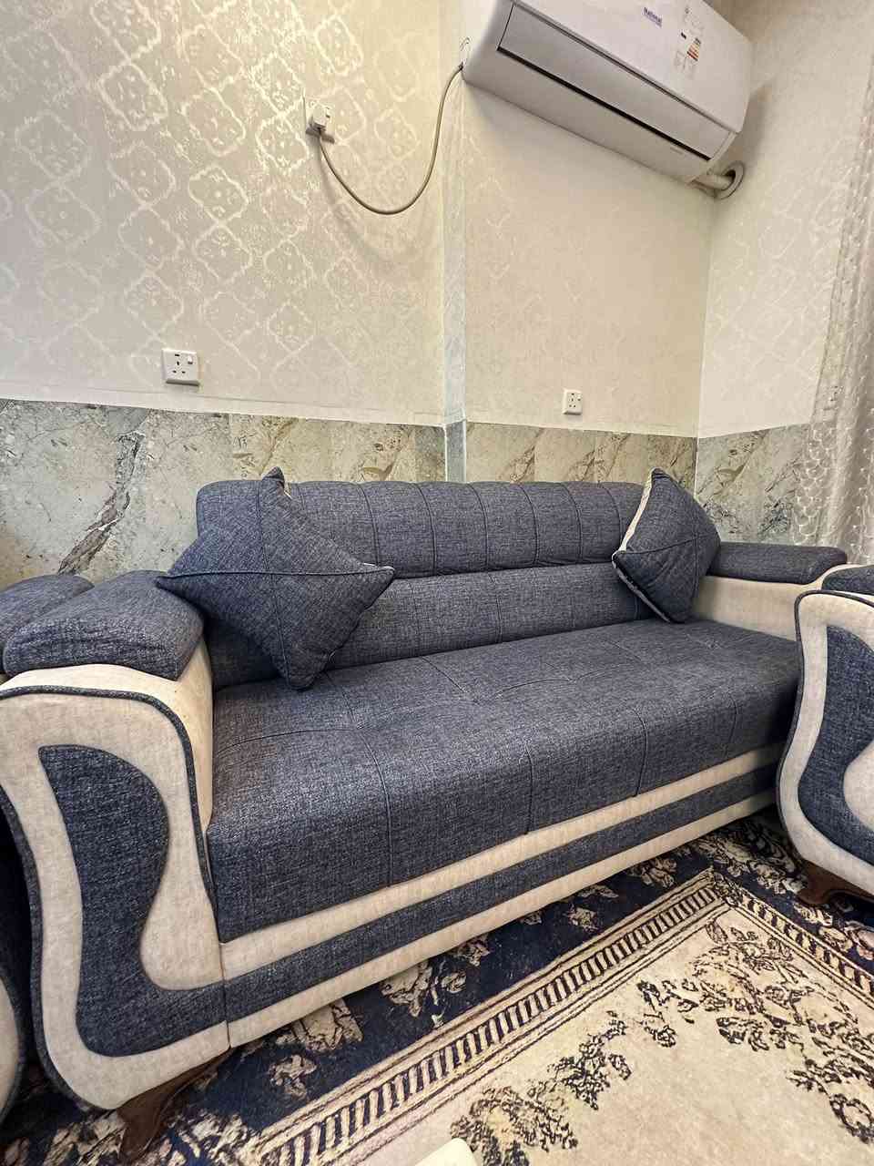 للبيع تخم ١٠ مقاعد جديد استعمال قليل مع طبلات ٣ صغير وطبله وسطيه


**إذا كنت صاحب هذا الإعلان وتريد حذفه لأي سبب، رجاءا أرسل رسالة إلى الدعم الفني**