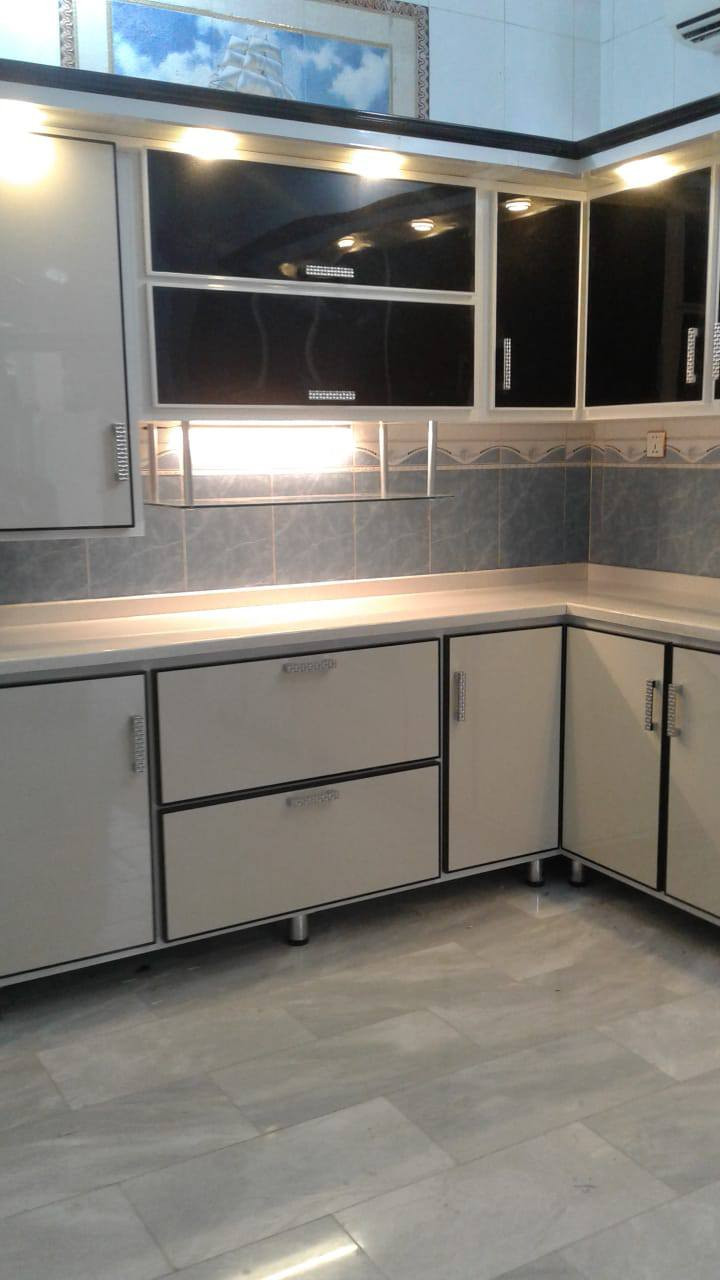 السلام عليكم 
معمل الاخوين للالمنيوم لجميع اعمال المنيوم 
المطابخ ابواب شباك واجهات محجر درج 
العنوان البصره قضاء المدينه 
‏‪***********‬‏ / ‏‪***********‬‏ /
