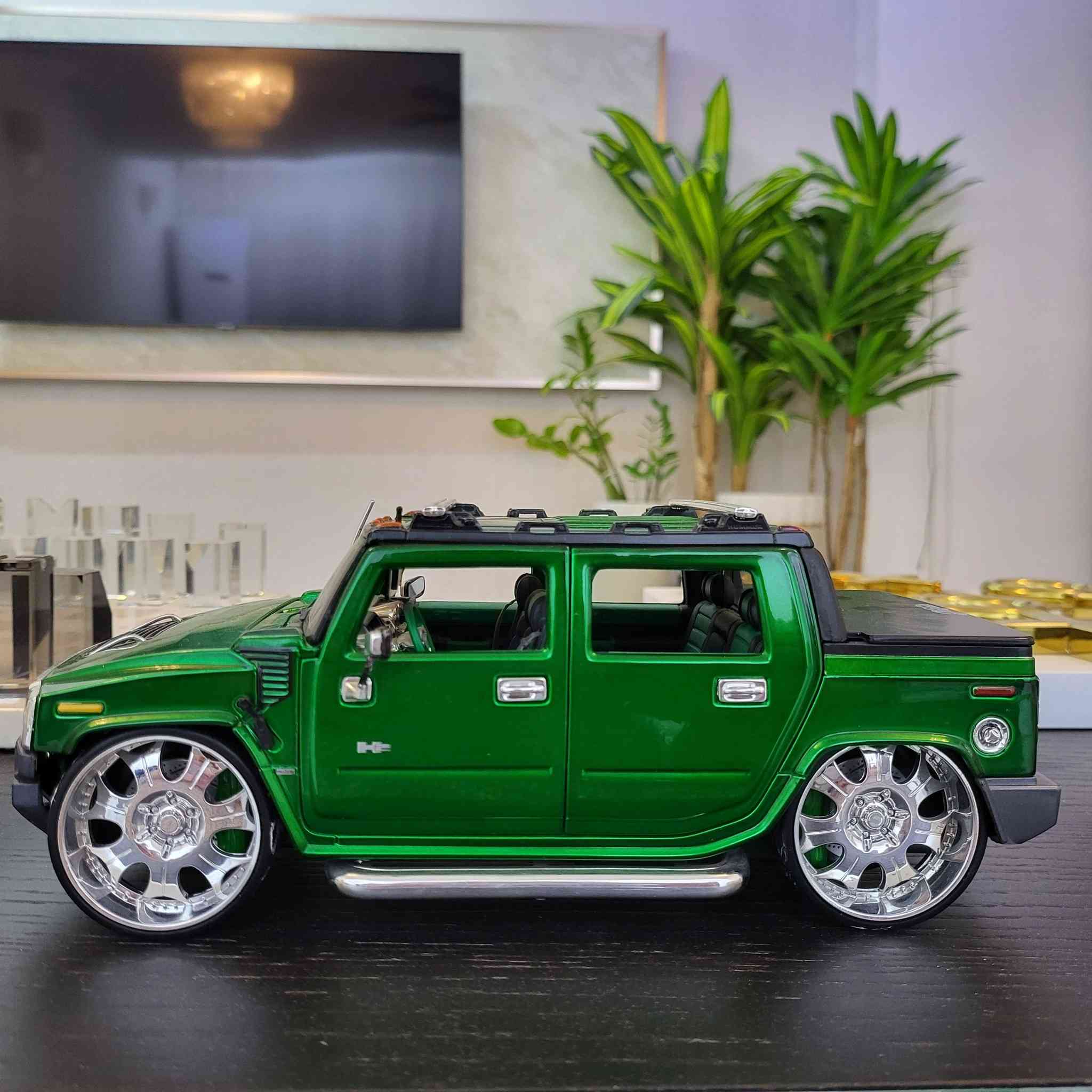 السلام عليكم .. من مجموعتي الأمريكية فقط .. للعرض
Hummer H2
SUT Concept
_ Ersatzteile _ Spare Parts
Dub style
Scale 1/18
Limited Edishion
By Maisto made in Thailand


**إذا كنت صاحب هذا الإعلان وتريد حذفه لأي سبب، رجاءا أرسل رسالة إلى الدعم الفني**