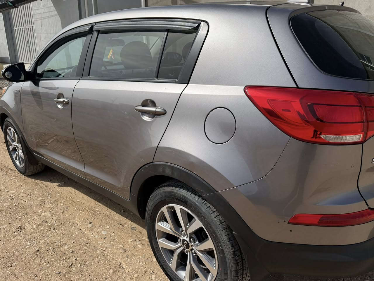 سبورتاج 2015 محرك جي دي اي تم استبداله قبل فتره قصيره مع منظومة تبريد كامله وتخم اطارات قبل اسبوع
جاهزه السياره استعمالها محدود 
تم شرائها في عام 2017 
جاهزه تماما 
رقمها بغداد دولي 
مكان السياره (بعقوبه )
سنويه مجدده و رقم دولي
السعر 14000 دولار امريكي 

تلفون/***********
             ***********
