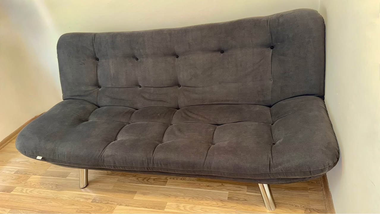 Sofa bed/futon for sale 🛋️
Bought from Home Istanbul.
Good condition and very comfortable.
Price: 200,000 IQD

كنبة سرير / فوتون للبيع 🛋️
تم شراؤها من هوم إسطنبول.
بحالة جيدة ومريحة جداً.
السعر: 200,000 دينار عراقي أربيل, العراق


**إذا كنت صاحب هذا الإعلان وتريد حذفه لأي سبب، رجاءا أرسل رسالة إلى الدعم الفني**