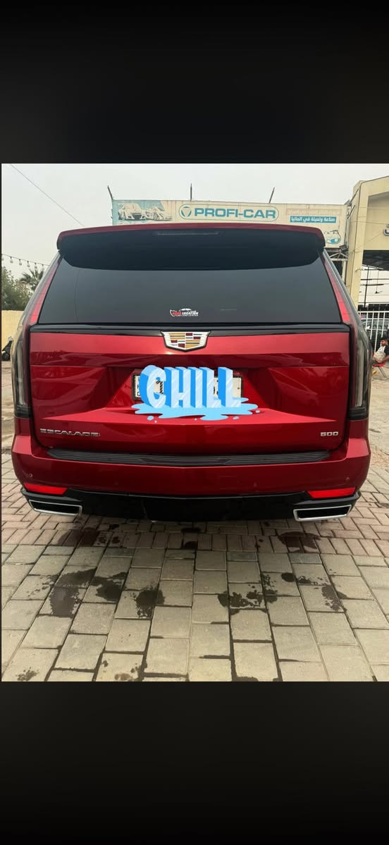 السلام عليكم لبيع كاديلاك موديل 2023 امريكي بيه 3 قطع صبغ جاملغ وبنيد وباب ماشيه 44 كير محرك بدون فتح موصفات معروفه مايحتاج اذكرهن مغلفه PPF السعر 550 وبيه مجال مكان السياره بغداد ***********
