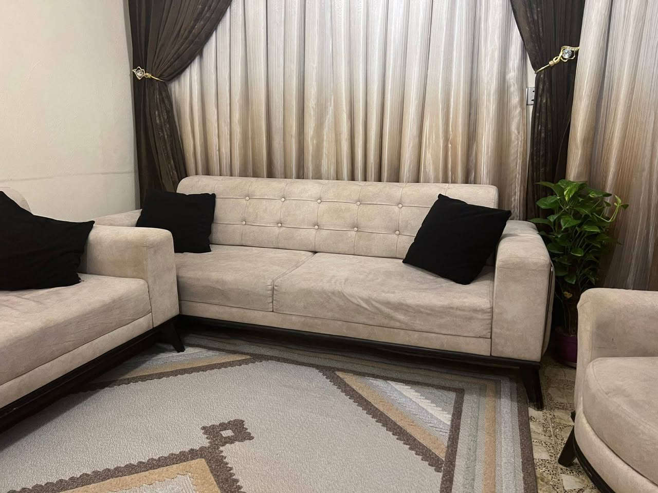 تخم تركي يتحول سرير ١٠مقاعد اسفنج طبي استعمال جدا قليل ما بي ضرر مع طبلات عدد ٣ مكاني البلديات المضمار @


**إذا كنت صاحب هذا الإعلان وتريد حذفه لأي سبب، رجاءا أرسل رسالة إلى الدعم الفني**